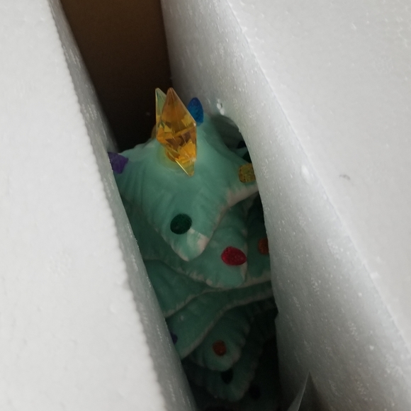 ❗Mr. Christmas Tiffany Blue Retro 16" Ceramic Tree with Lights❗ - Picture 7 of 8